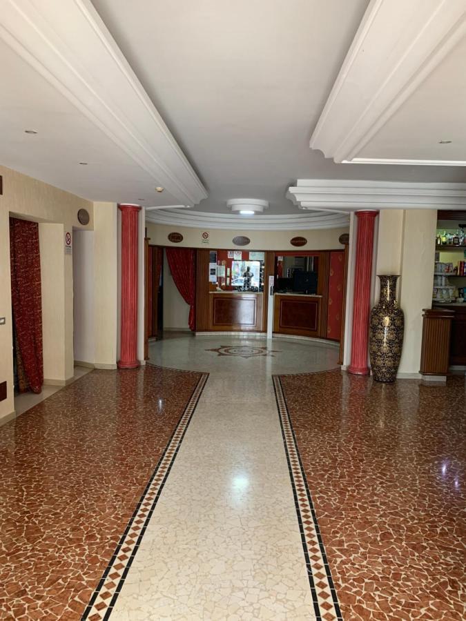 Hotel Tiffany Varcaturo Esterno foto