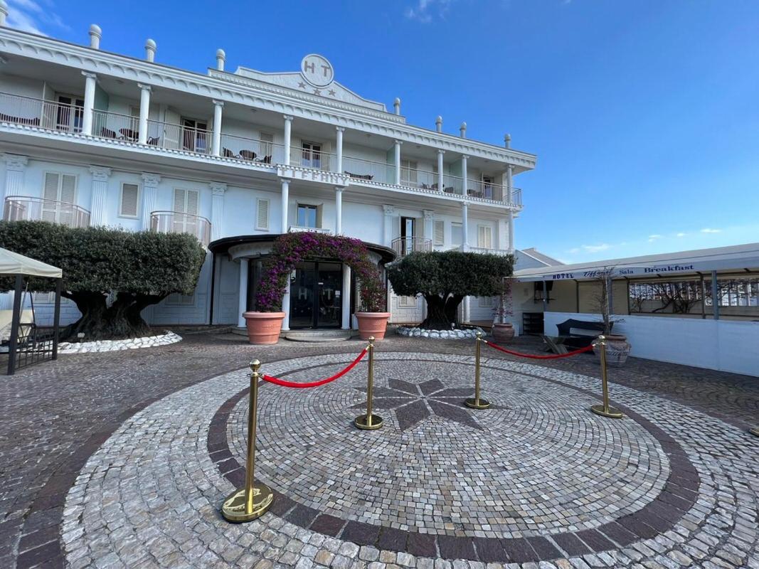 Hotel Tiffany Varcaturo Esterno foto