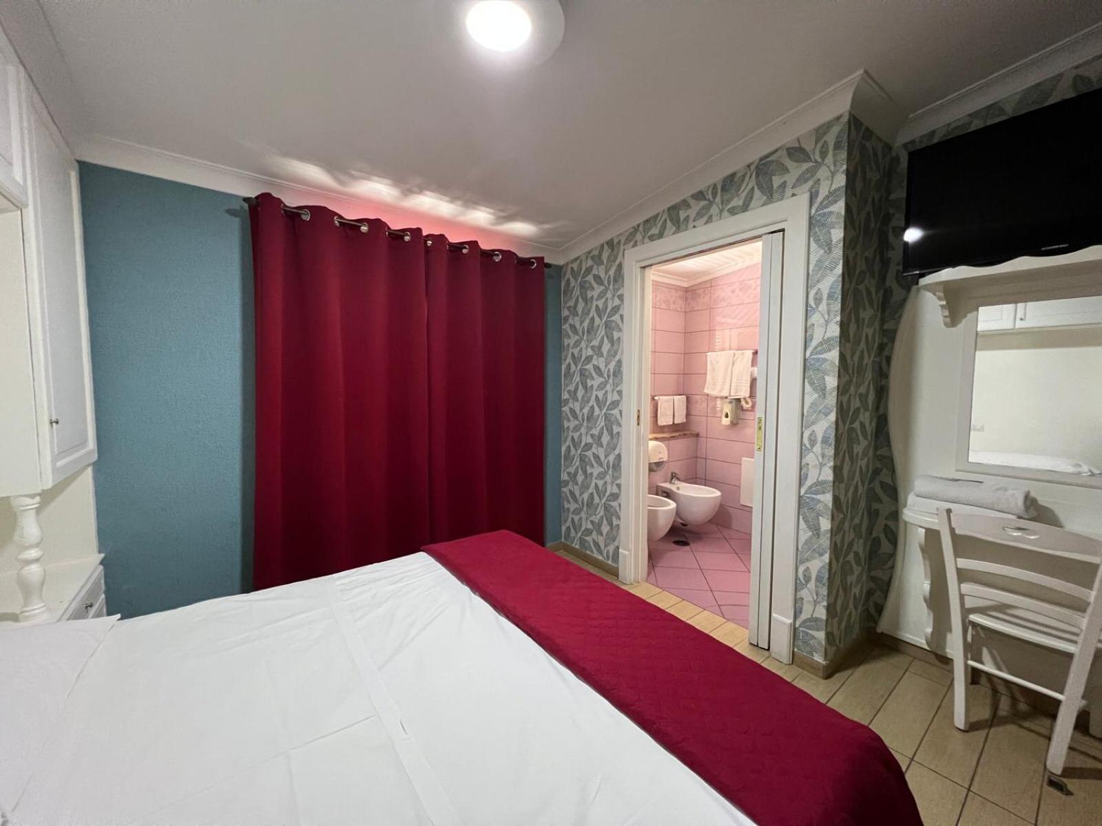 Hotel Tiffany Varcaturo Esterno foto