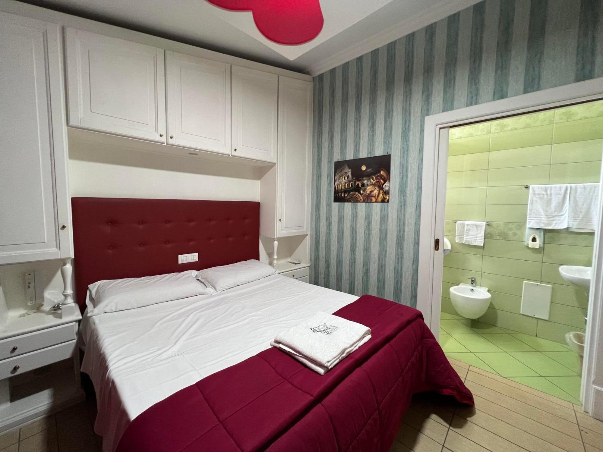 Hotel Tiffany Varcaturo Esterno foto