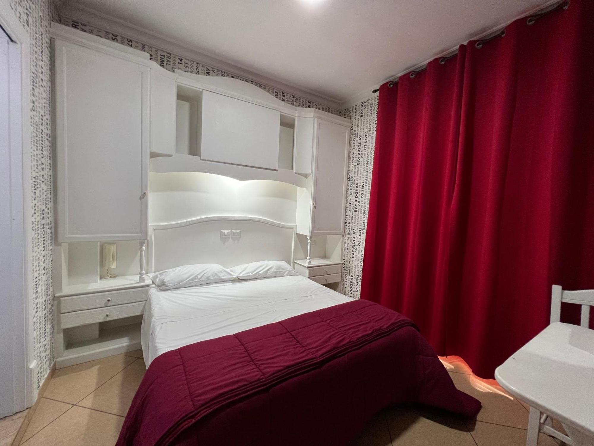 Hotel Tiffany Varcaturo Esterno foto