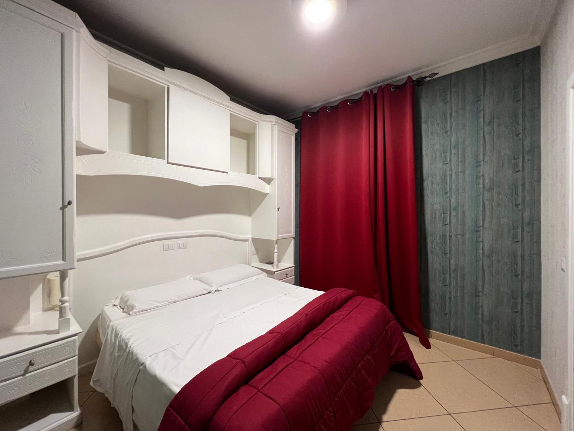 Hotel Tiffany Varcaturo Esterno foto