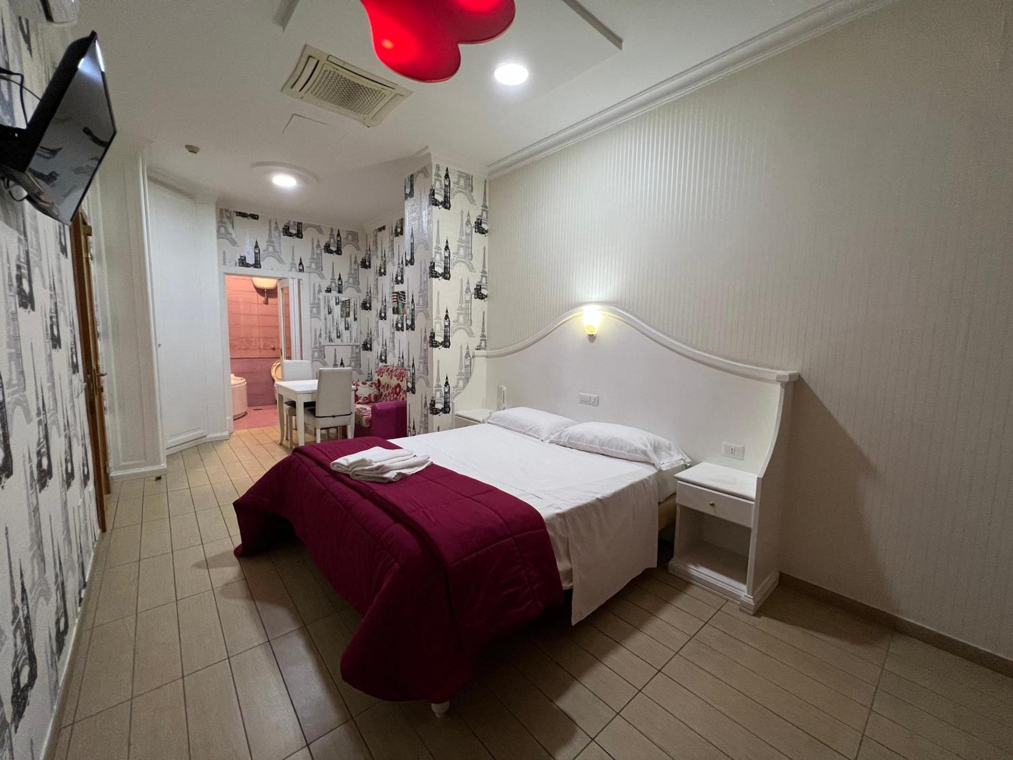 Hotel Tiffany Varcaturo Esterno foto