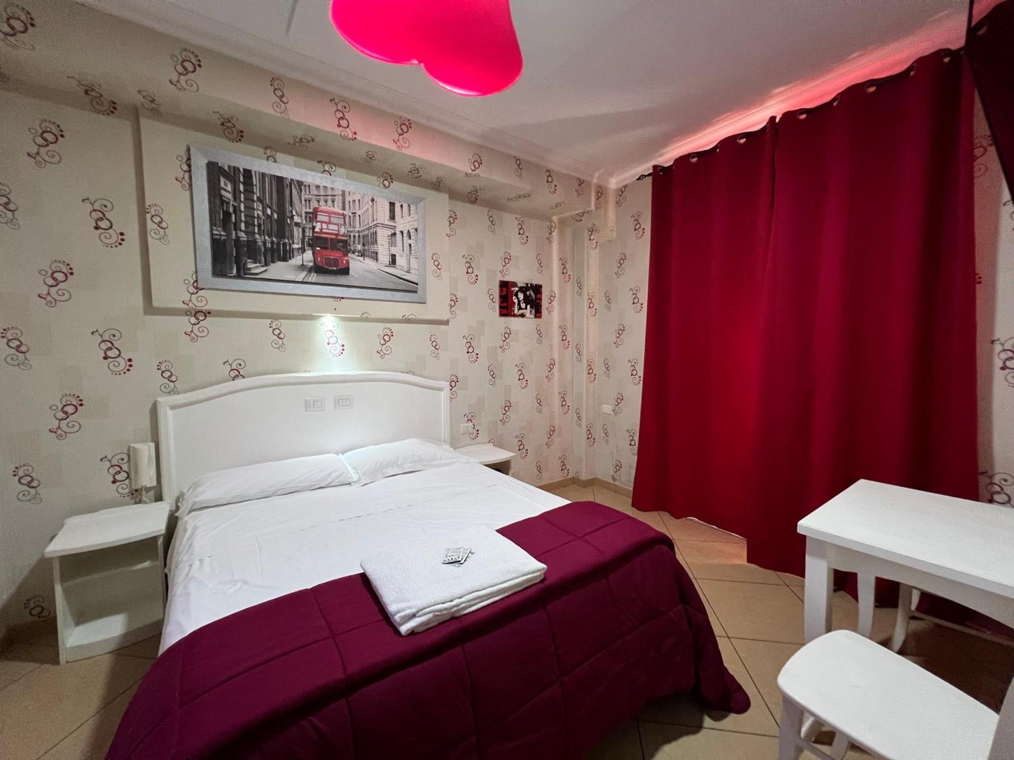 Hotel Tiffany Varcaturo Esterno foto